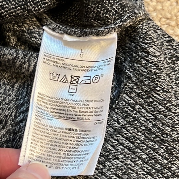 Gap Brooklyn Aztec Print Heathered Gray Sweater  Size Large - Picture 7 of 9